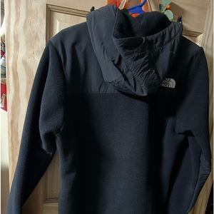 Women’s medium Northface hooded Denali jacket